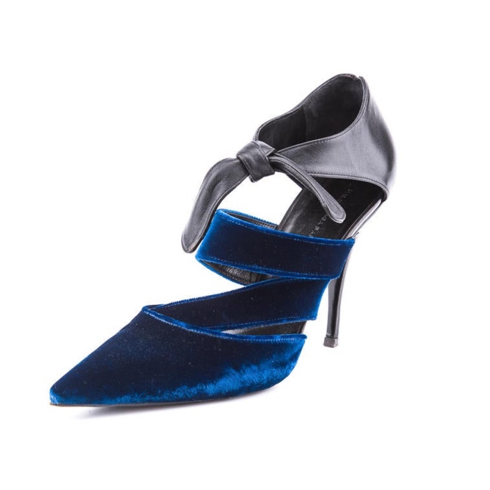 Balenciaga pumps in box